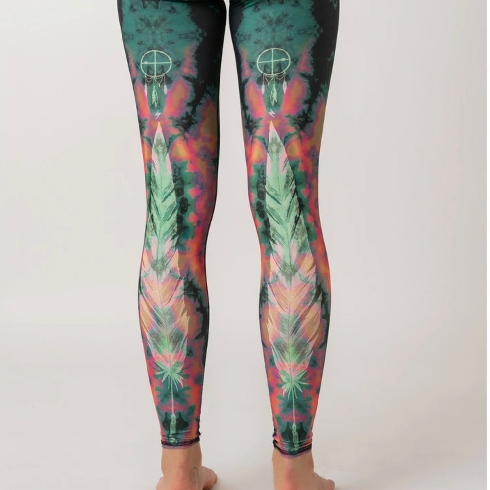 Teeki Eagle Feather Green Hot Pant Size Medium
